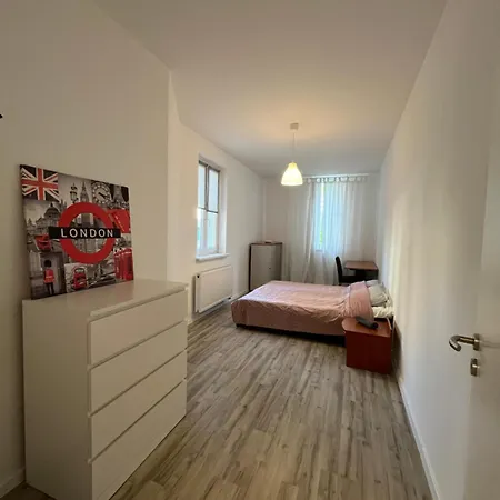 Nivy - 8 Hosti Apartmán Bratislava