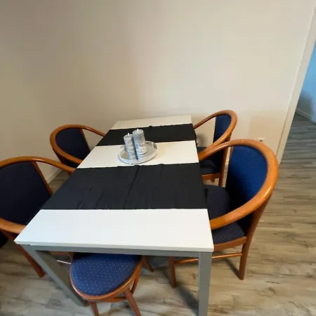 Nivy - 8 Hosti Apartmán Bratislava